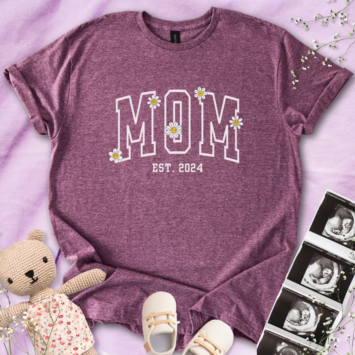 Mom Daisy Tee