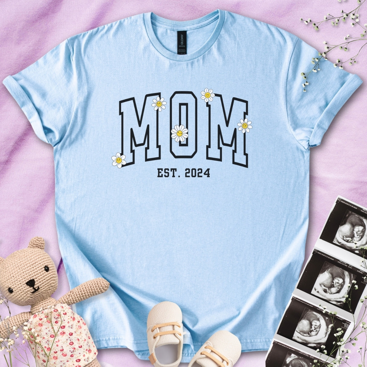 Mom Daisy Tee