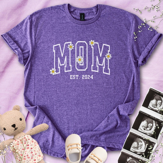 Mom Daisy Tee